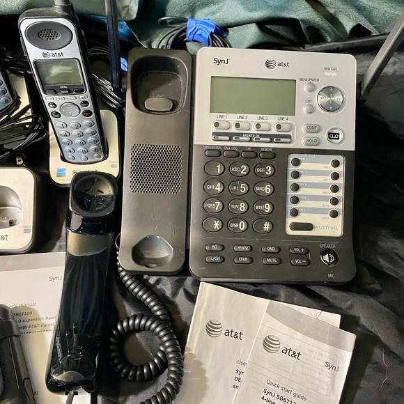 AT&T SynJ SB67138 4-Line Corded/Cordless Phone System + 8x SB67108 Handsets - Picture 4 of 11